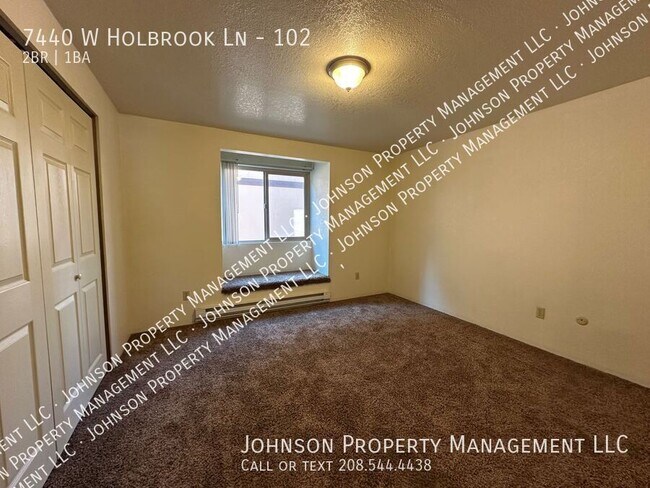 Foto del edificio - 7440 W Holbrook Ln