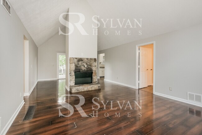 Foto del edificio - Enjoy living the good life in this 3BR 2BA...