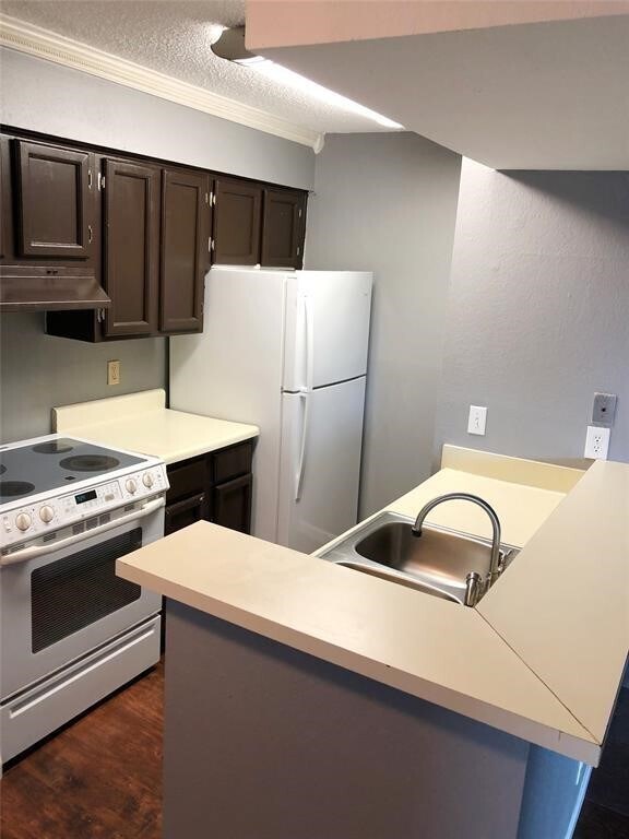 Foto del edificio - 17331 Red Oak Dr
