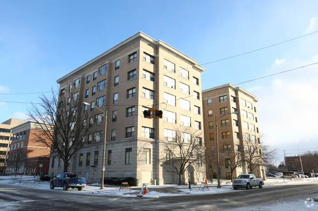 Foto del edificio - The Porter Senior Apartments