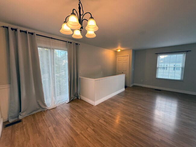 Dining Area - 2649 Fenwick Ct