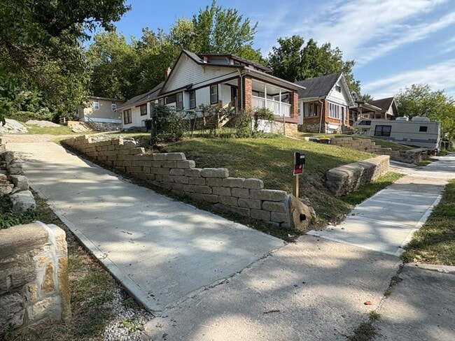 Building Photo - 5221 Wayne Ave