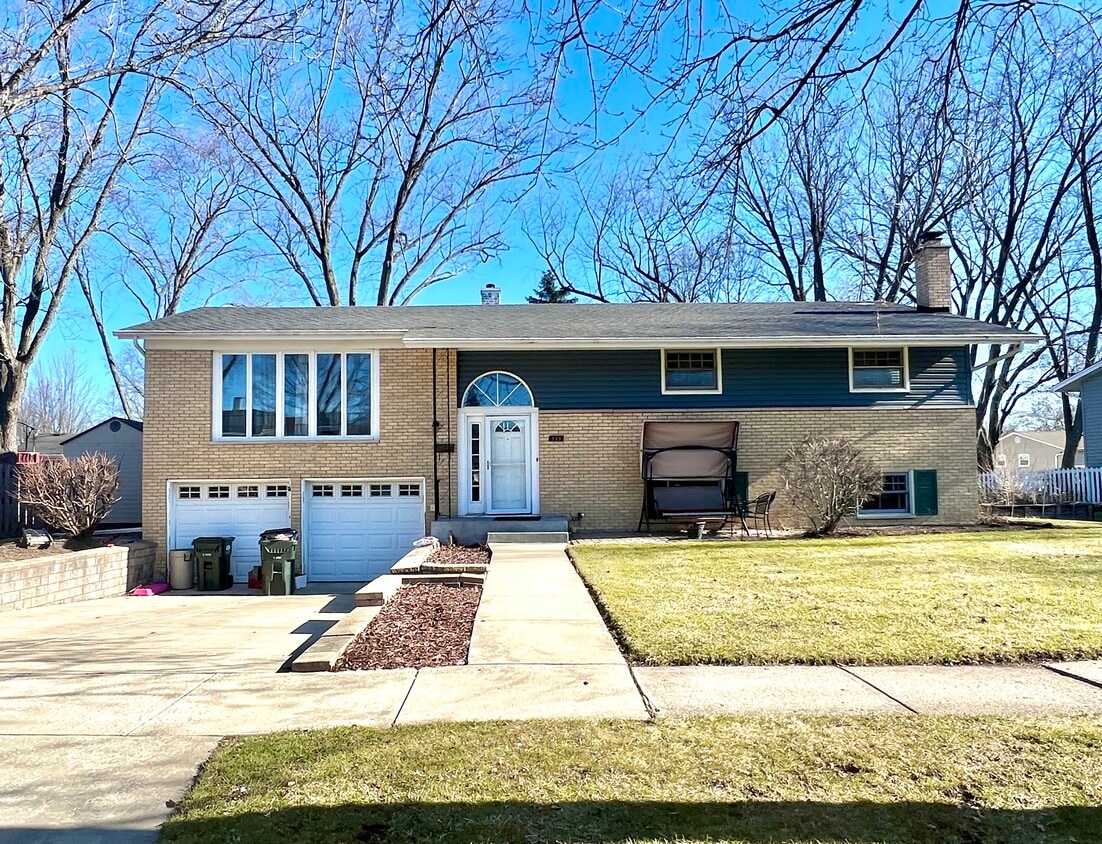 333 N Lytle Dr, Palatine, IL 60074 House Rental in Palatine, IL