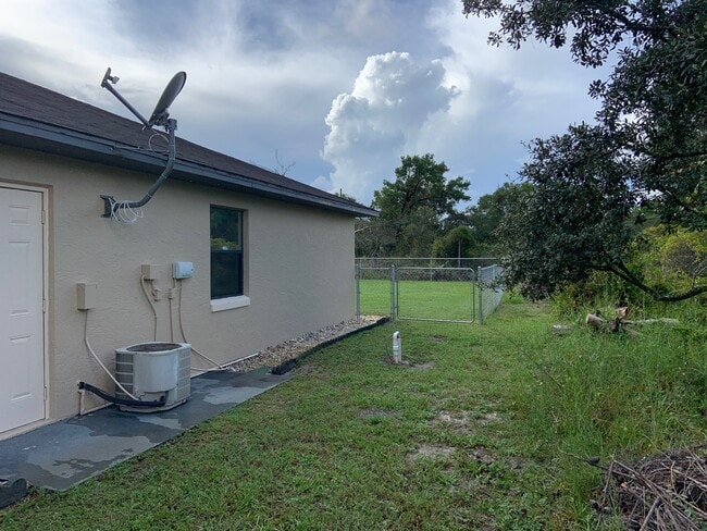 Building Photo - 725 Archie Summers Rd