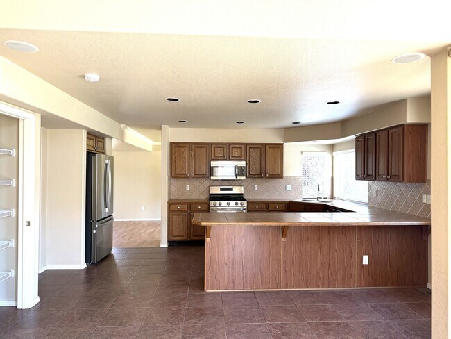 Foto del edificio - 15859 Bridle Ridge Dr