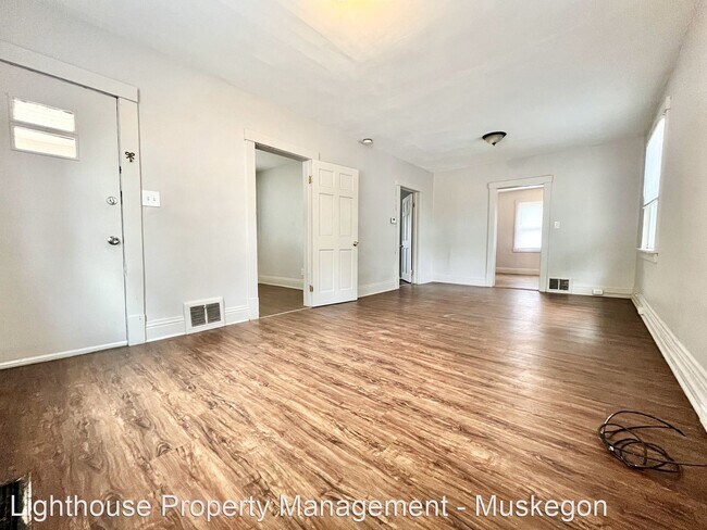 Building Photo - 2 br, 1 bath House - 1126 Holt Street