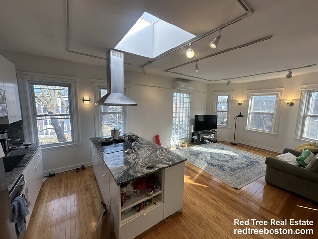 Photo - 229 Harvard St Apartment