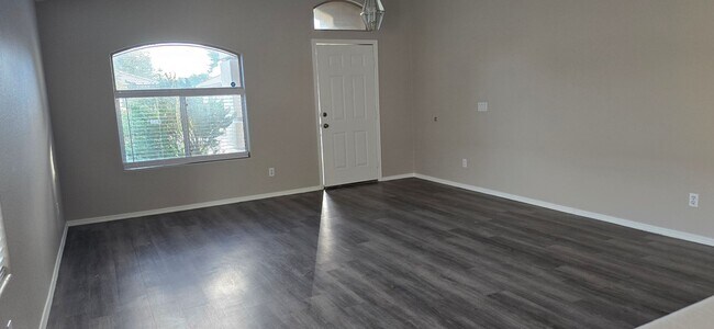 Building Photo - 5274 W Frier Dr