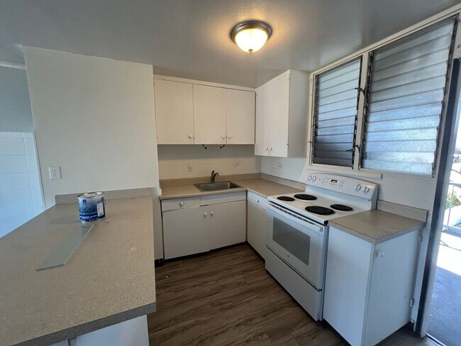 Foto del edificio - 2 Bedroom/1 Bathroom/1 Parking on University Ave