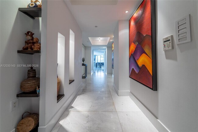 Foto del edificio - 9401 Collins Ave