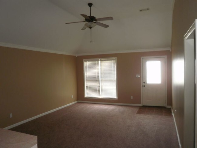 Foto del edificio - 5515 Deerfield Dr