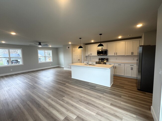 Building Photo - 2798 Endive Dr