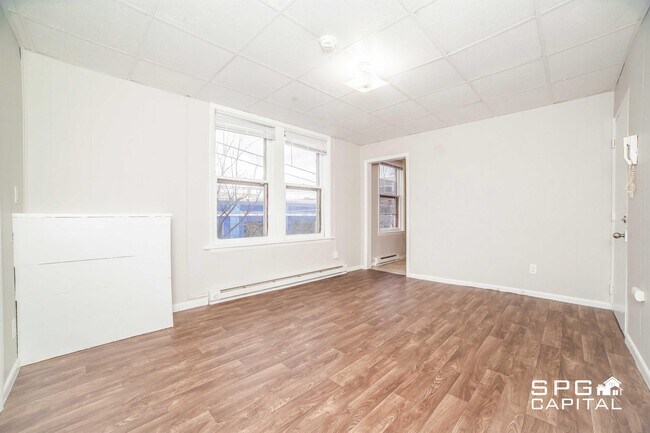 Building Photo - 60 Chambersburg St