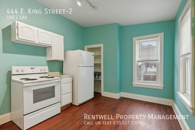 Foto del edificio - 1BR 1BA Bi-level Apartment, 444 King St, #...