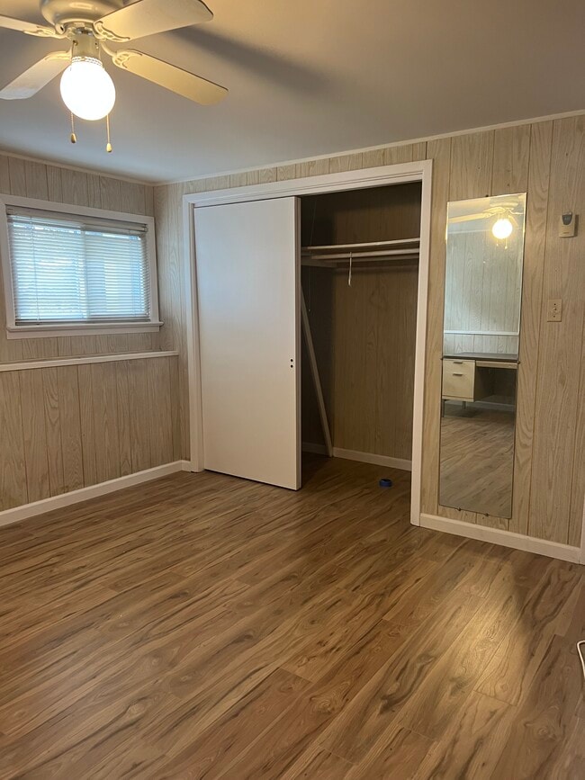 Large Closet - 615 Pleasant Valley Way