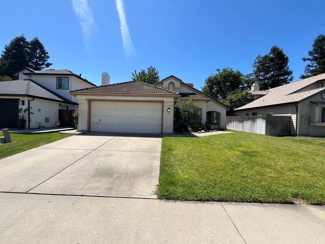 3Br/2Ba/ 1543SF Single Story Home. Tenant... - 3Br/2Ba/ 1543SF Single Story Home.  Tenant...