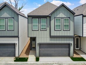 Building Photo - 2410 Vaughn St