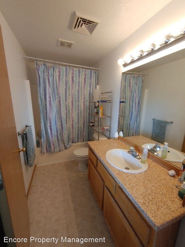 Foto del edificio - 2428 SW Wickiup Ct