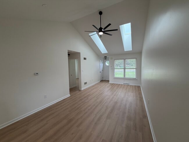 Building Photo - 43 Knollwood Rd