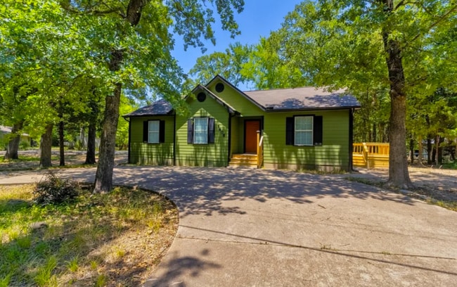 Building Photo - 1408 Riverside Dr