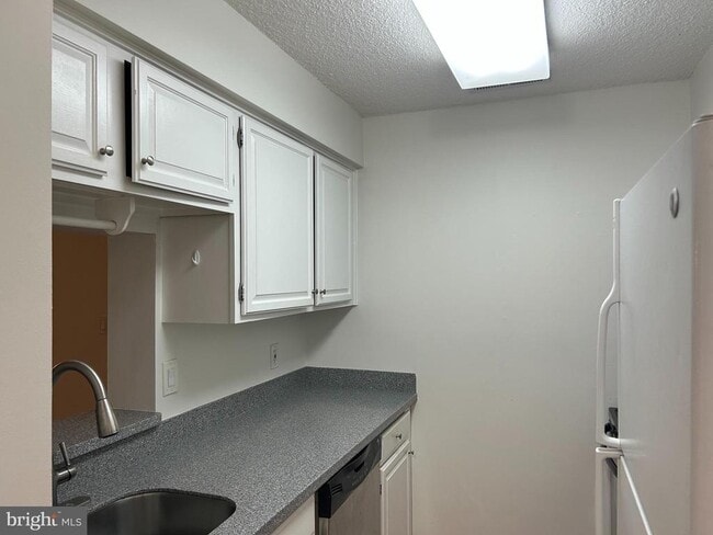 Building Photo - 5317 Ravens Crest Dr