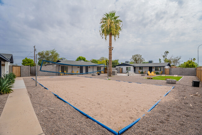 Building Photo - 1212 E Tempe Dr