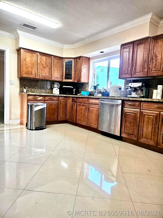 Foto del edificio - 6410 Kimberly Blvd