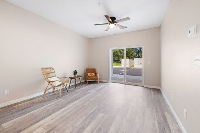 Building Photo - The Vibe Crossing