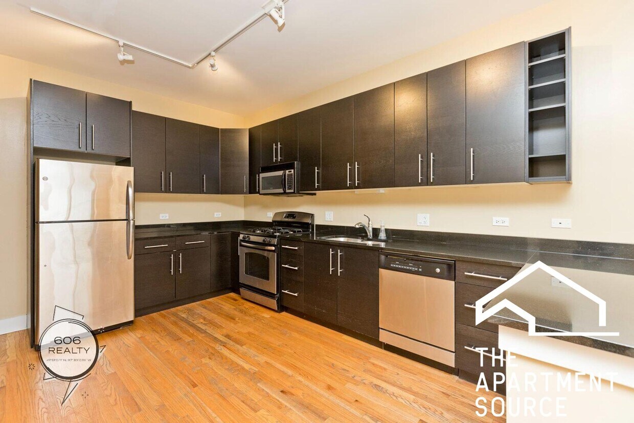 Foto principal - 2523 N Sacramento Ave