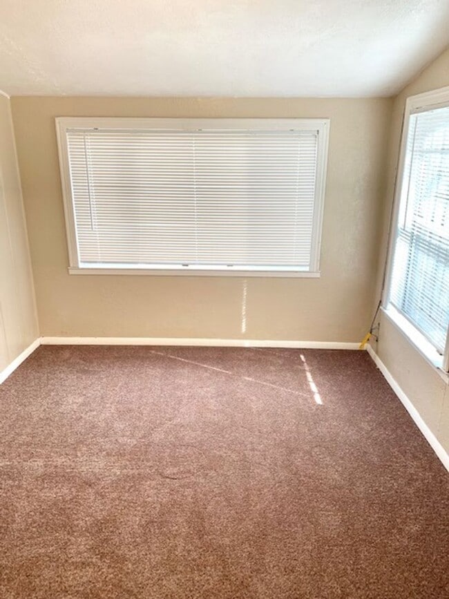 Building Photo - 07038