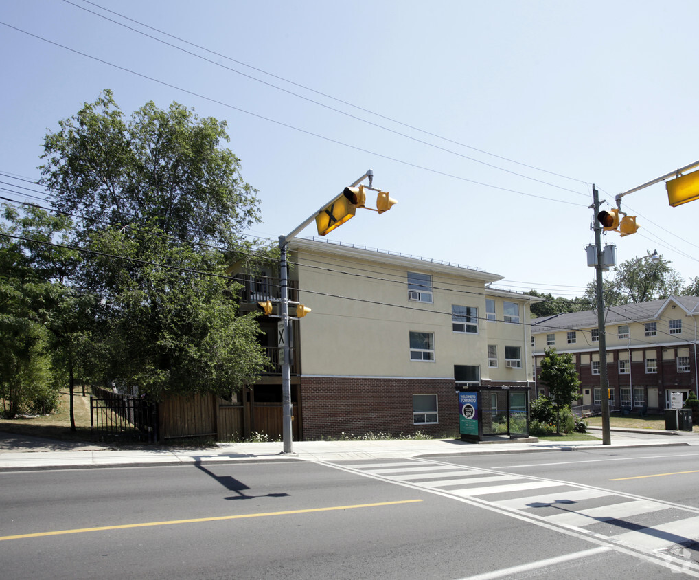 Building Photo - 425 Coxwell Ave