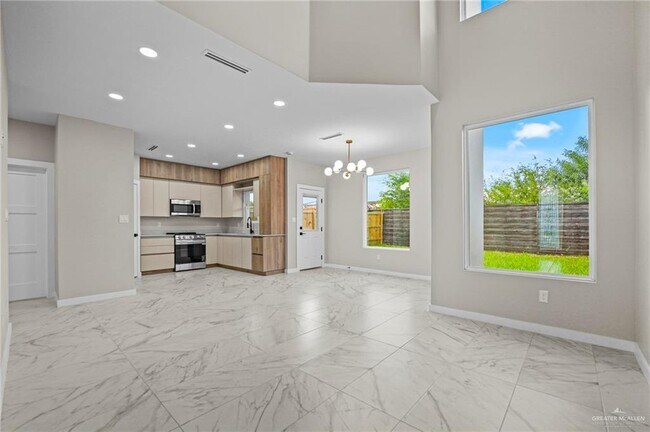 Building Photo - 2231 Corales St