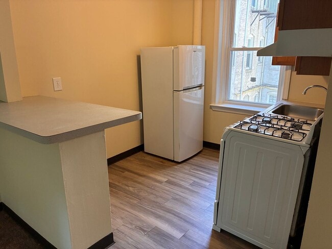 Photo - Avl NOW No Fee! Spacious rear-facing Studio! Apartment