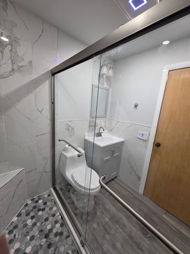 Building Photo - 228 Duncan Ave