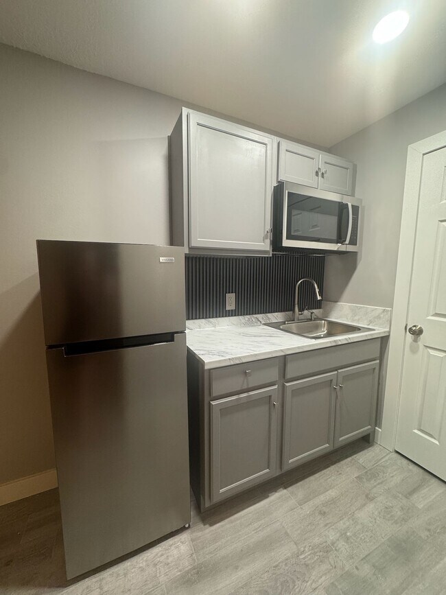 Foto del edificio - Southwest 8th Street, Miami, FL 33184 - 1 BR 1 BA house