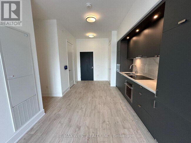 Photo du bâtiment - 259 The Kingsway