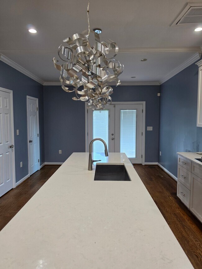 Foto del edificio - 802 Farragut St NW