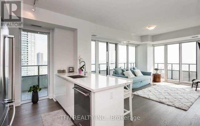 Building Photo - 20-1720 Shore Breeze Dr