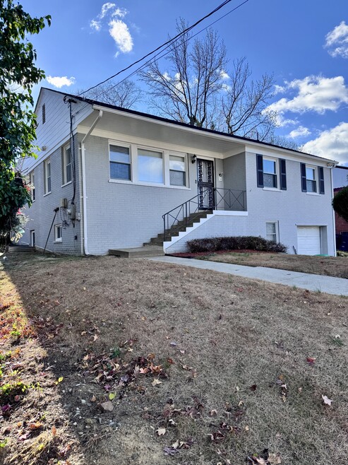 Front - 2409 Afton St