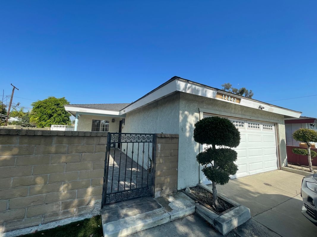 Foto principal - 12842 Court St