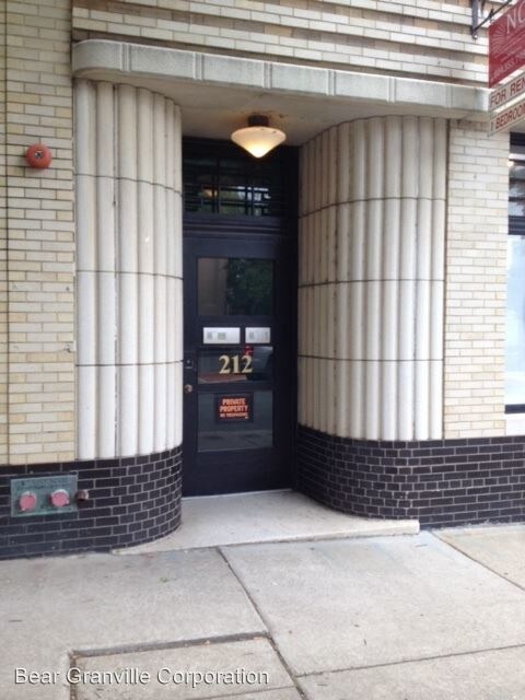 Foto del edificio - 212 E Franklin St
