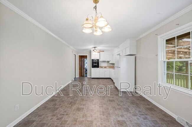 Building Photo - 409 Formosa Dr