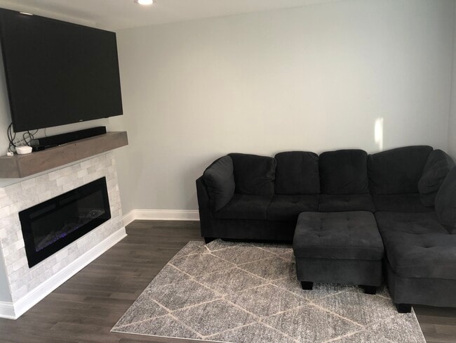 Building Photo - 1820 Greenwood St