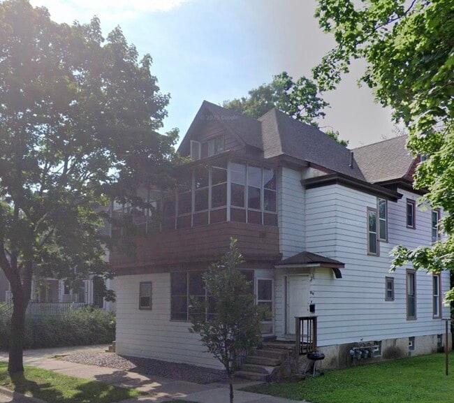 Building Photo - 910 King St