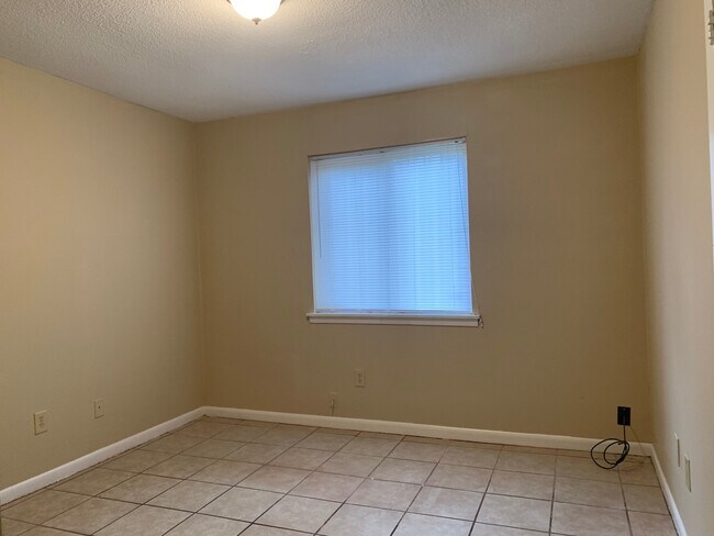 Foto del edificio - Two Bedroom Two Bath in the Shelby Meadows...