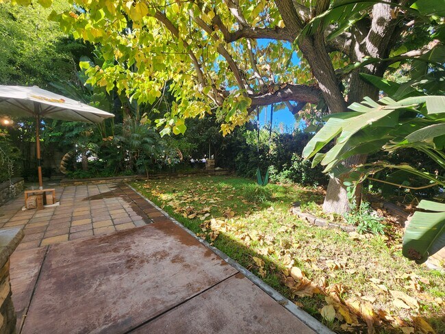 Foto del edificio - 1884 S Flippen Dr