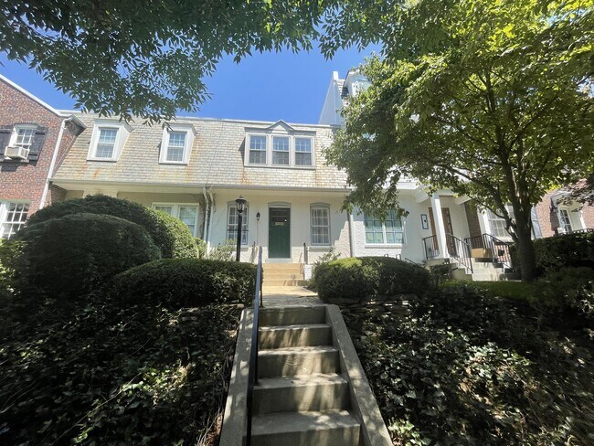 Foto del edificio - 3521 S Street NW