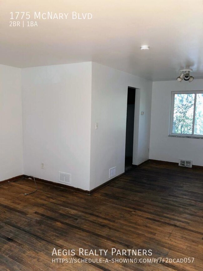 Building Photo - 1775 McNary Blvd