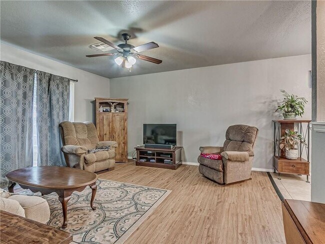 Foto del edificio - ASK ABOUT OUR 18-MONTH LEASE DISCOUNTED RE...