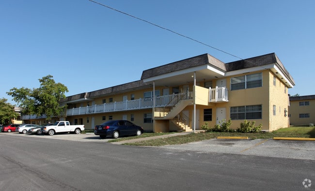Marlboro Estates/ Bala Gardens - Vue on 67th